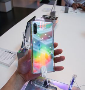 Galaxy Note10 in Aura Glow