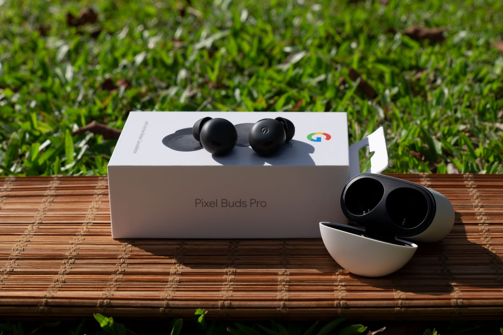 New 2022 Google - Pixel Buds Pro True Wireless Noise Cancelling